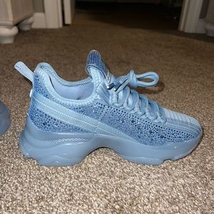 Steve Madden Maxima Sneaker Baby Blue